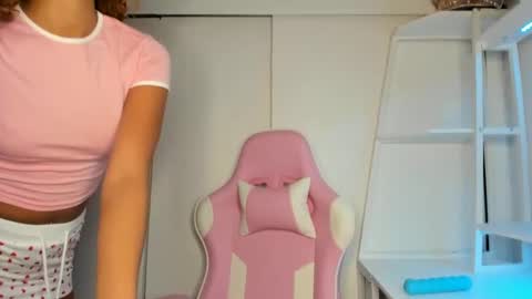 Snapshot of cedaya555 chatting on 17, 12, 2024 CEDAYA555 online show from 17, 12, 2024