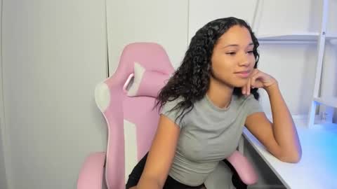 Snapshot of cedaya555 chatting on 18, 2, 2025 CEDAYA555 online show from 18, 2, 2025