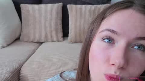 Josie Manesi online show from 1, 5, 2026