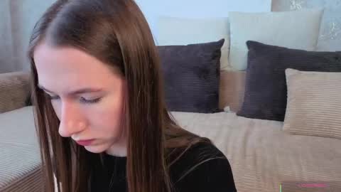 Josie Manesi online show from 11, 5, 2026