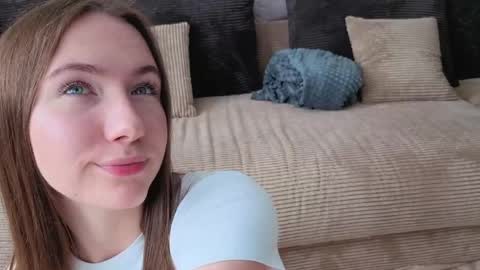 Josie Manesi online show from 17, 5, 2026