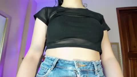 Snapshot of celestequeenn_ chatting on 3, 7, 2026 Celeste Queeenn online show from 3, 7, 2026