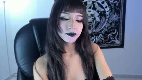   online show from 10, 3, 2025