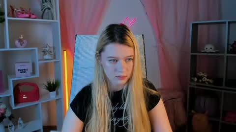 your cute kitty online show from 4, 5, 2026