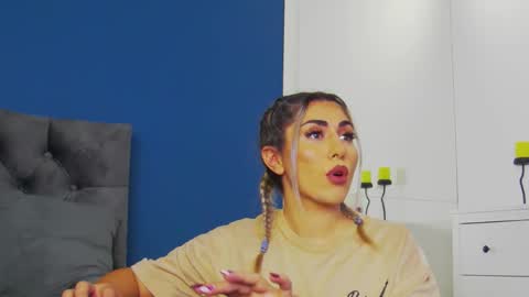 Snapshot of celinemeyerr chatting on 27, 10, 2025 CelineMeyer online show from 27, 10, 2025