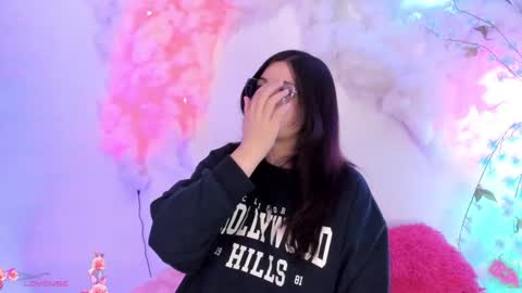 Hello guys my name is Sofi and Lizzie and  Vanessa online show from 1, 2, 2025