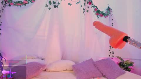 Hello guys my name is Sofi and Lizzie and  Vanessa online show from 17, 12, 2025