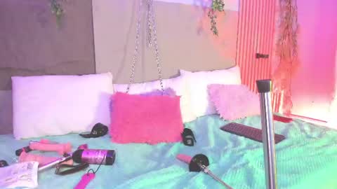 Snapshot of centaurigirls chatting on 19, 6, 2026 Hello guys my name is Sofi and Lizzie and Vanessa online show from 19, 6, 2026