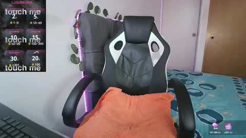 Snapshot of cerso1 chatting on 12, 10, 2025 Cerso online show from 12, 10, 2025