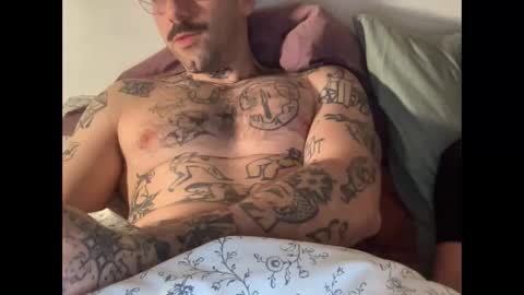 cestmoi951068 online show from 26, 12, 2024