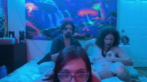 Snapshot of chainedmoonpup chatting on 17, 9, 2025 chainedmoonpup online show from 17, 9, 2025