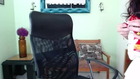 Snapshot of chalonvera chatting on 27, 5, 2026 Chalon online show from 27, 5, 2026