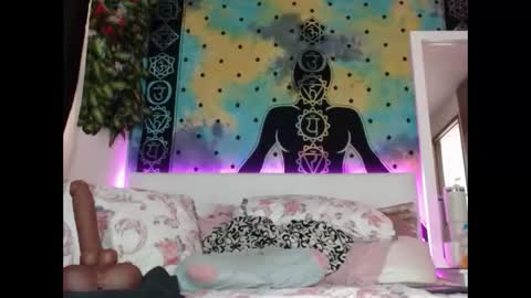 Snapshot of chaneel_ chatting on 8, 1, 2025 Chanel M. online show from 8, 1, 2025