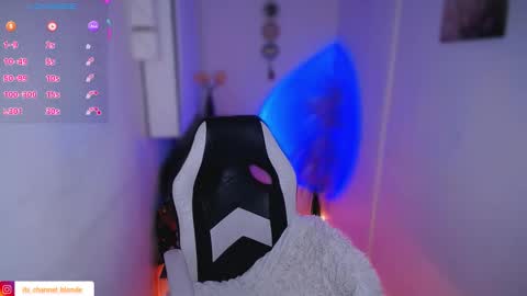 channel_blonde_a online show from 13, 3, 2026