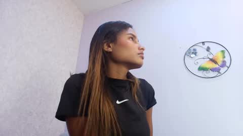 Raquel  online show from 15, 10, 2025