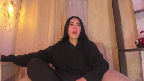 Snapshot of chantall_valkoba chatting on 3, 12, 2024 Chantall online show from 3, 12, 2024
