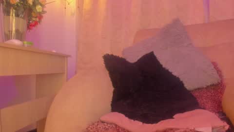 Snapshot of chantall_valkoba chatting on 6, 12, 2024 Chantall online show from 6, 12, 2024
