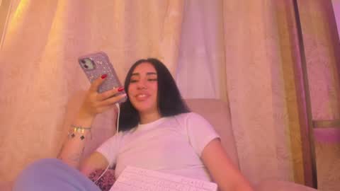 Snapshot of chantall_valkoba chatting on 18, 12, 2024 Chantall online show from 18, 12, 2024