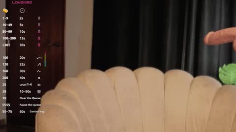 Snapshot of chantall_valkoba chatting on 8, 10, 2025 Chantall online show from 8, 10, 2025