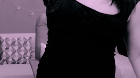 The Queen online show from 1, 12, 2024