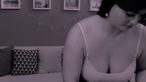 The Queen online show from 22, 12, 2024