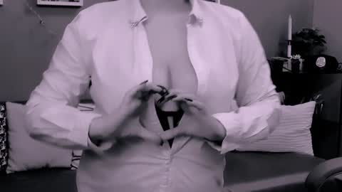 The Queen online show from 26, 1, 2025