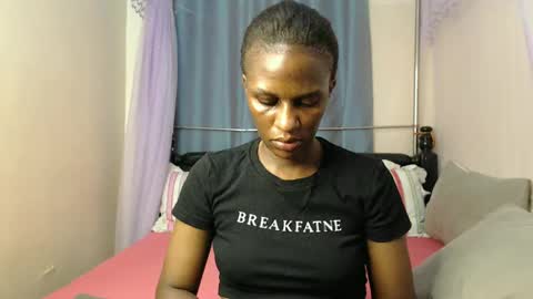 Snapshot of chantelsamz2 chatting on 5, 3, 2025 Chantel online show from 5, 3, 2025