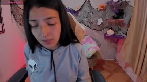 Snapshot of chaos_wild chatting on 28, 10, 2025 Violeta online show from 28, 10, 2025