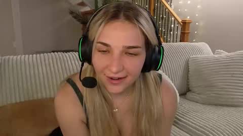 Snapshot of charbearxoxo chatting on 25, 2, 2026 char online show from 25, 2, 2026