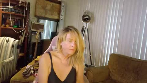 Snapshot of charli_girl chatting on 7, 3, 2026 Charli online show from 7, 3, 2026