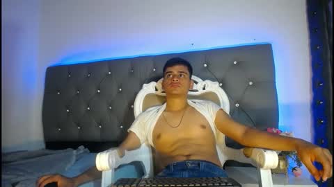 Snapshot of charlie_cock_ chatting on 5, 11, 2025 Charlie online show from 5, 11, 2025