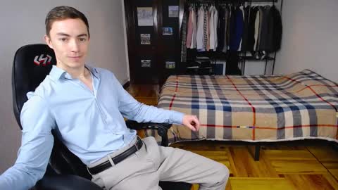 Snapshot of charlieseyer chatting on 18, 2, 2025 carlos reyes online show from 18, 2, 2025