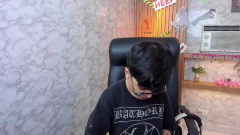 Snapshot of charlietaylor_ chatting on 15, 10, 2025 Charlie online show from 15, 10, 2025