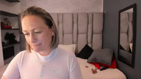 Charlot milf online show from 30, 4, 2026