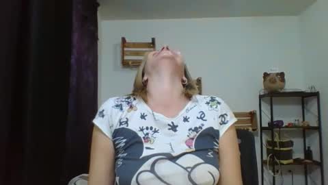 Snapshot of charlot_ponze chatting on 20, 12, 2024 charlott online show from 20, 12, 2024