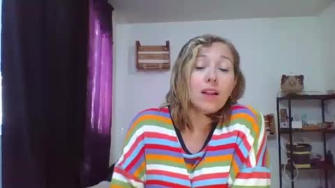 Snapshot of charlot_ponze chatting on 3, 1, 2025 charlott online show from 3, 1, 2025