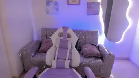    online show from 16, 9, 2025