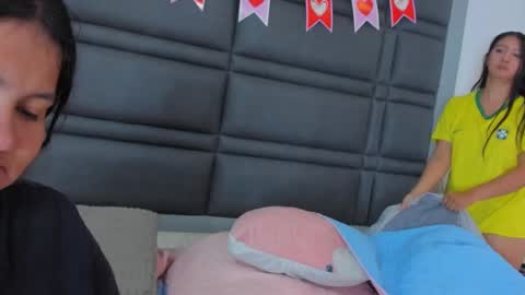 charlott_liam online show from 2, 3, 2025