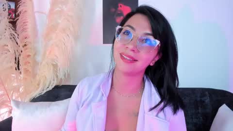 Snapshot of charlotte_2910 chatting on 11, 1, 2025 charlotte online show from 11, 1, 2025