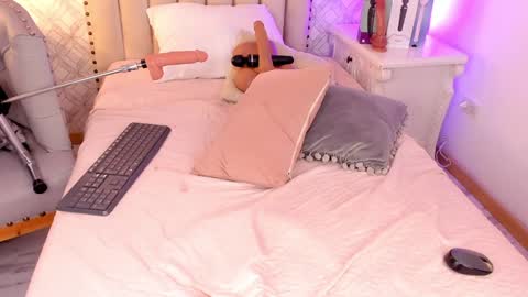 Snapshot of charlotte__08 chatting on 23, 1, 2025   Charlotte  online show from 23, 1, 2025