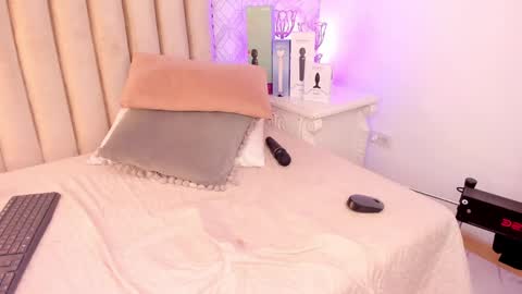 Snapshot of charlotte__08 chatting on 24, 1, 2025   Charlotte  online show from 24, 1, 2025