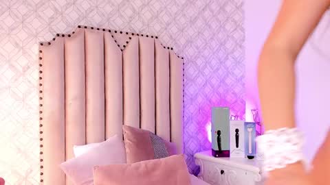 Snapshot of charlotte__08 chatting on 31, 1, 2025   Charlotte  online show from 31, 1, 2025