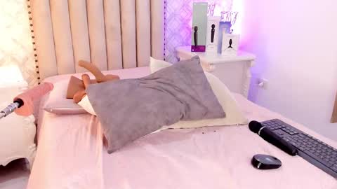 Snapshot of charlotte__08 chatting on 17, 2, 2025   Charlotte  online show from 17, 2, 2025