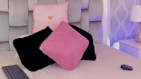 Snapshot of charlotte__08 chatting on 17, 9, 2025   Charlotte  online show from 17, 9, 2025