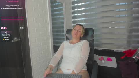 Snapshot of charlotte__g chatting on 27, 12, 2024 charlotte online show from 27, 12, 2024