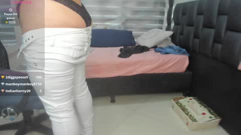 Snapshot of charlotte__g chatting on 2, 1, 2025 charlotte online show from 2, 1, 2025