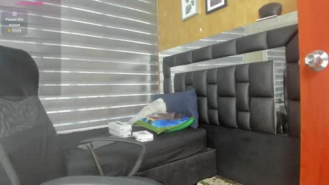 Snapshot of charlotte__g chatting on 21, 1, 2025 charlotte online show from 21, 1, 2025