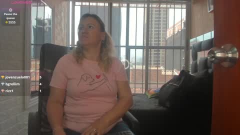Snapshot of charlotte__g chatting on 4, 2, 2025 charlotte online show from 4, 2, 2025