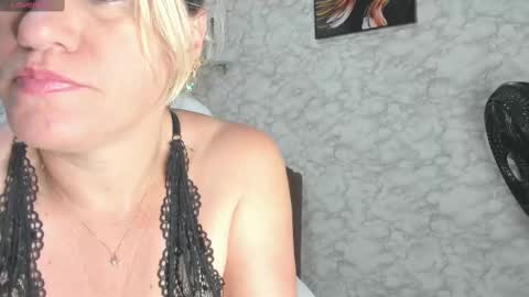 Snapshot of charlotte__g chatting on 9, 2, 2025 charlotte online show from 9, 2, 2025