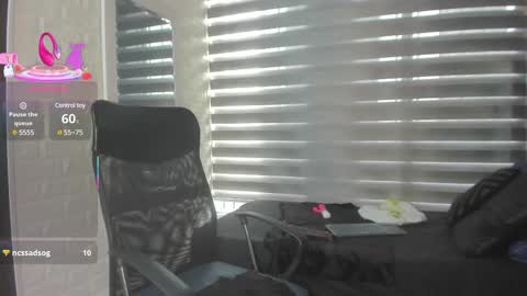 Snapshot of charlotte__g chatting on 25, 2, 2025 charlotte online show from 25, 2, 2025
